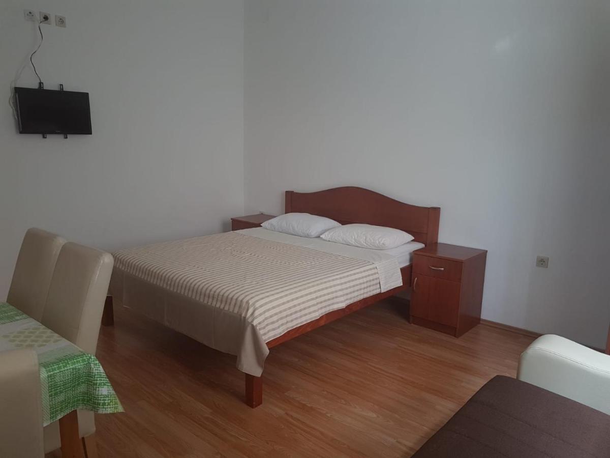 Villa Emilly Biograd Na Moru Setaliste Kneza Branimira 44 Zewnętrze zdjęcie